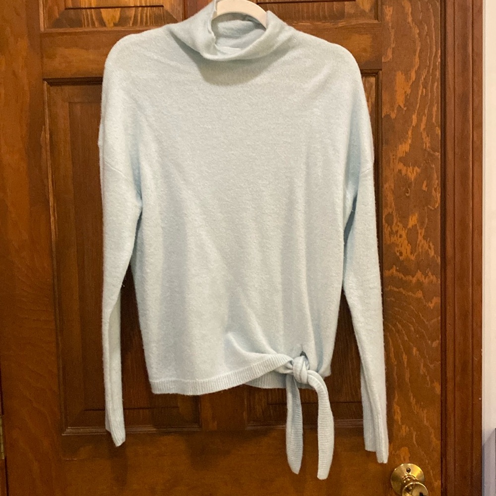 Vineyard Vines- mock neck sweater Size M
